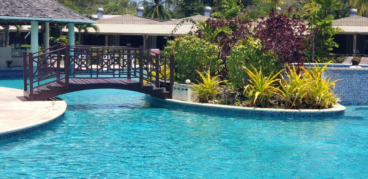 ホテル Starfish Tobago Black Rock エクステリア 写真